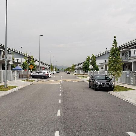 Sr Home-Stay @ Klia Kuala Lumpur Exterior photo