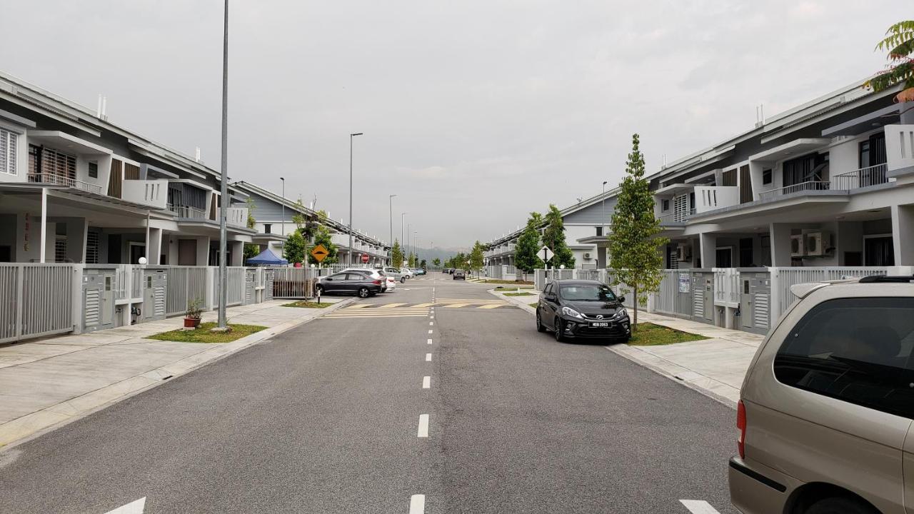 Sr Home-Stay @ Klia Kuala Lumpur Exterior photo