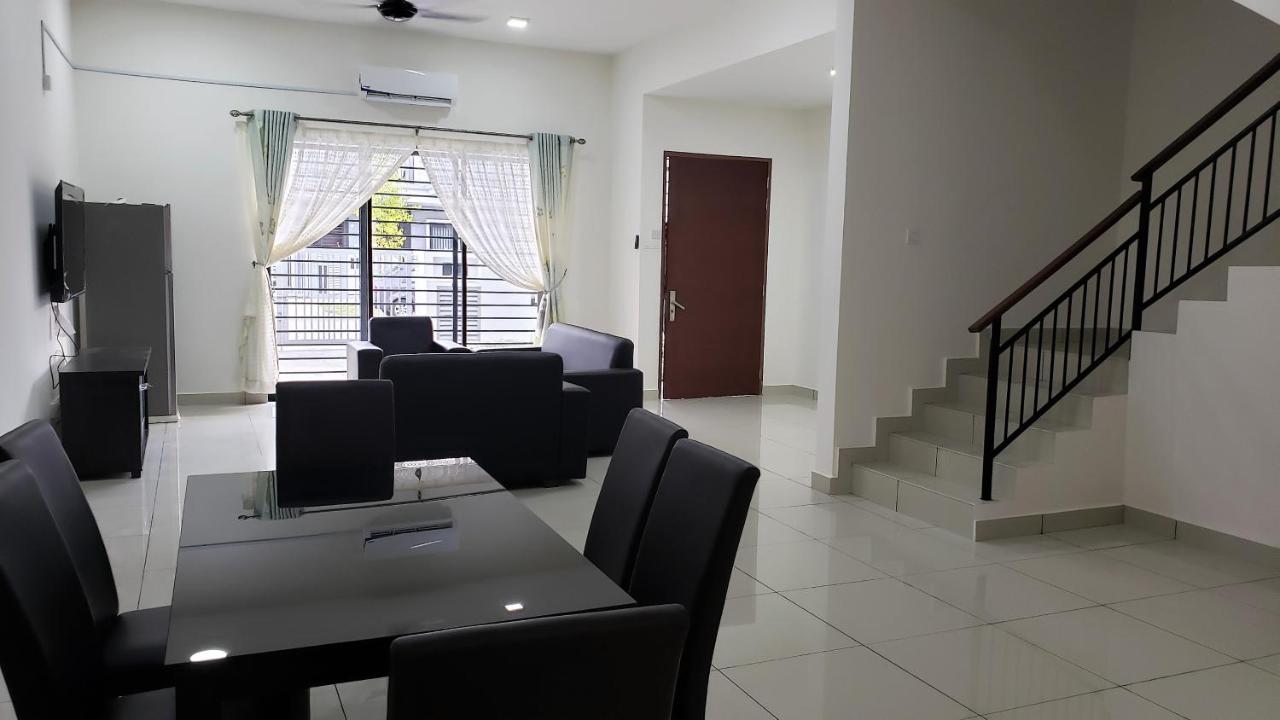 Sr Home-Stay @ Klia Kuala Lumpur Exterior photo